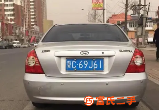 现代 伊兰特 2004款 伊兰特-三厢 1.8 手动 豪华型 
