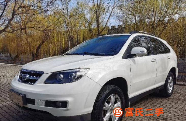 比亚迪S6 2013款 2.4 手动 白金版尊贵型 