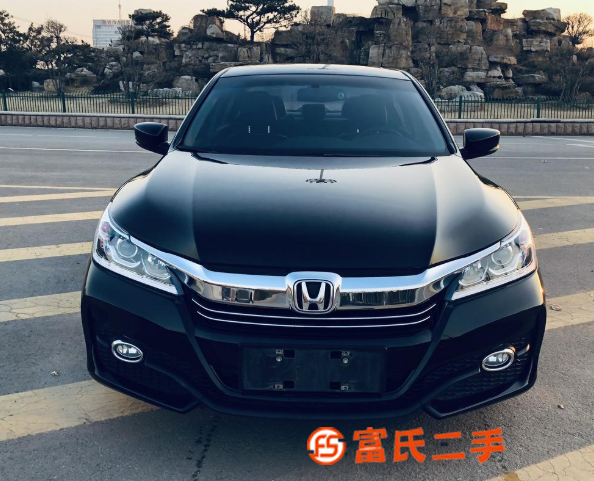 雅阁 