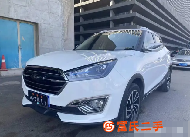 众泰T300 2017款 1.5T 无级 豪华型 