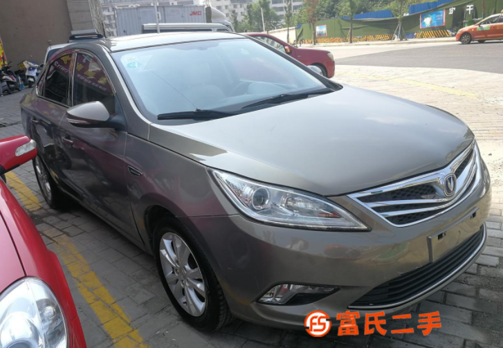 长安逸动轿车 