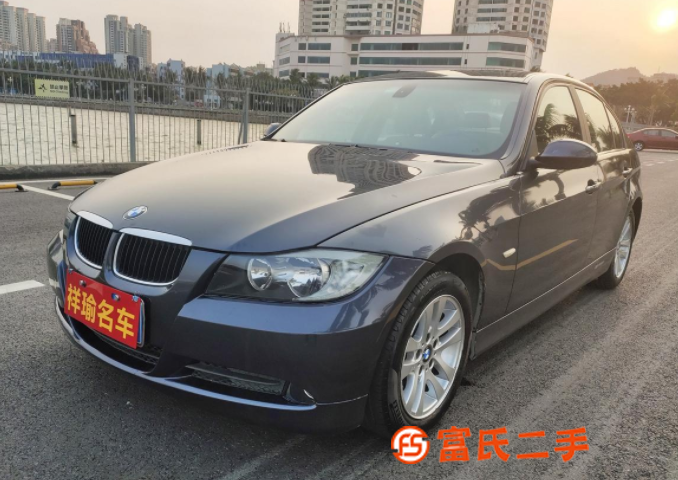 5.68万转07款宝马320i手自一体豪华版 