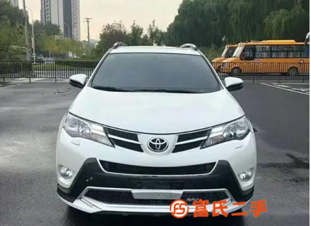 丰田RAV4 2015款 2.5 手自一体 四驱尊贵版