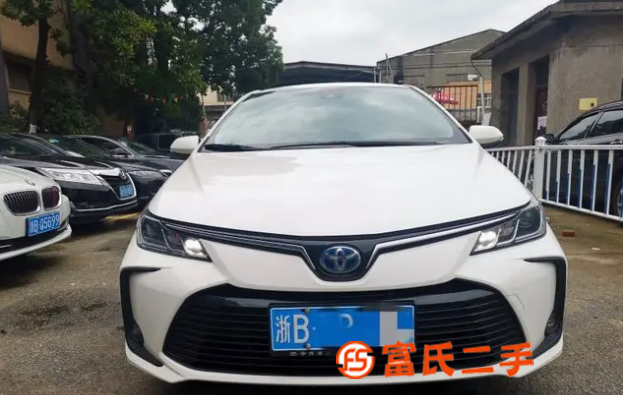 丰田 卡罗拉 2019款 卡罗拉双擎E+ 1.8 无级 旗舰
