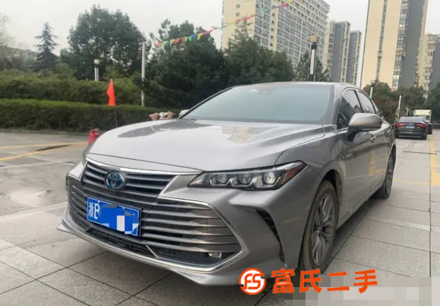 丰田 亚洲龙 2019款 2.0 无级 豪华版 