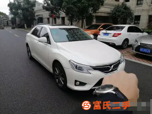 丰田 锐志 2013款 2.5V 手自一体 尊锐版 