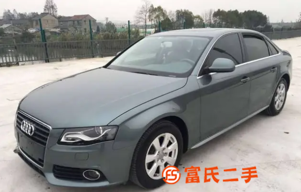 奥迪A4 2009款 A4L 2.0TFSI 无级 132k