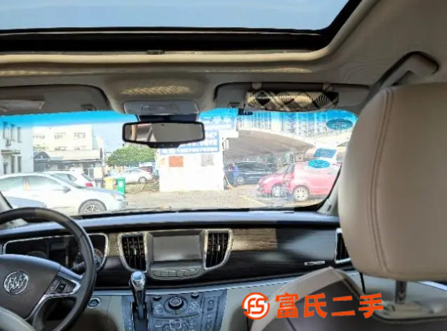 别克 别克GL8 2011款 GL8 豪华商务车 3.0 手 