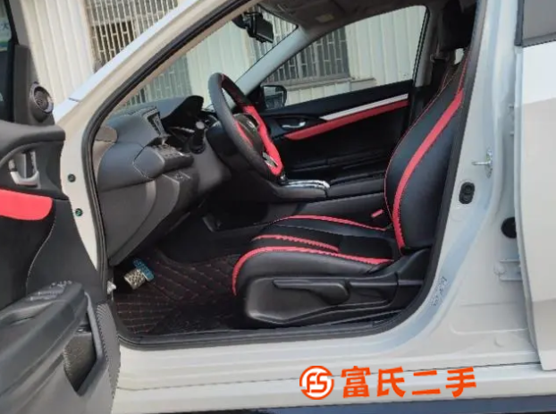 本田 思域 2019款 1.5T 无级 220TURBO 燃 