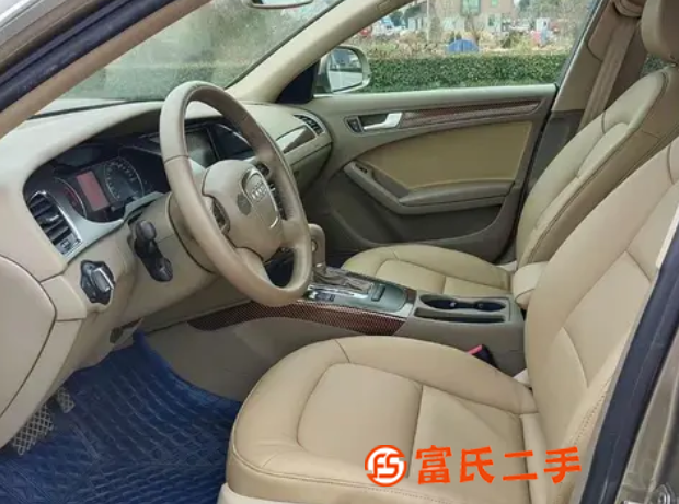 奥迪A4 2011款 A4L 2.0TFSI 无级 132k 