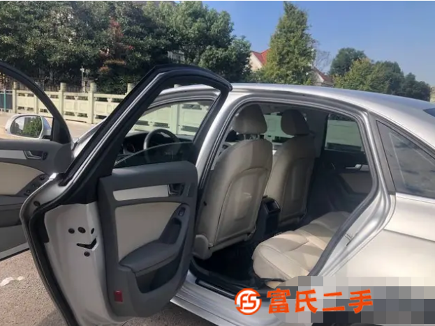 奥迪A4 2012款 A4L 2.0TFSI 无级 132k 