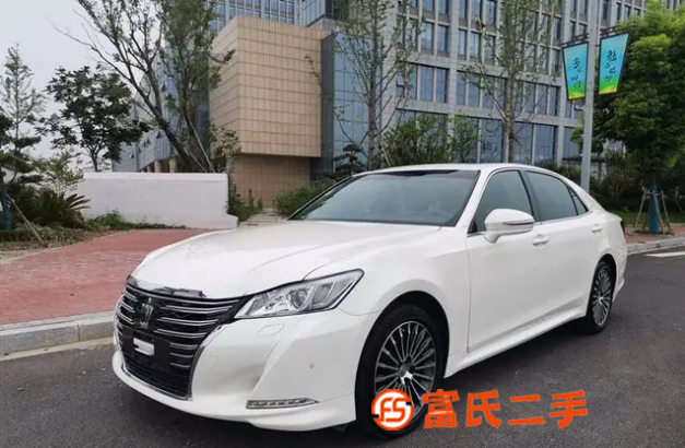 丰田 皇冠 2017款 2.0T 手自一体 运动版 
