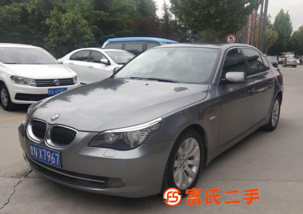 美女上下班用车 车况很好