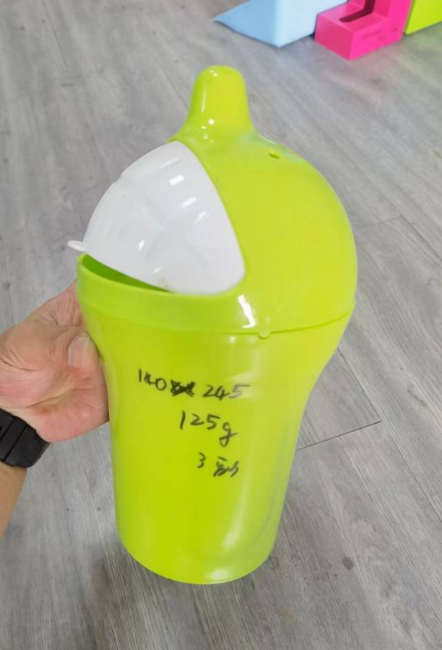 桌面垃圾桶